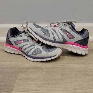 FILA Gym Shoes Size 6.5 Cute❤️